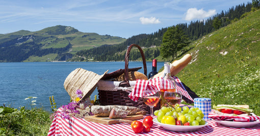 Comment s'habiller pour un pique-nique au bord du lac - Conseils et idées de tenues décontractées et stylées 🌊🍉