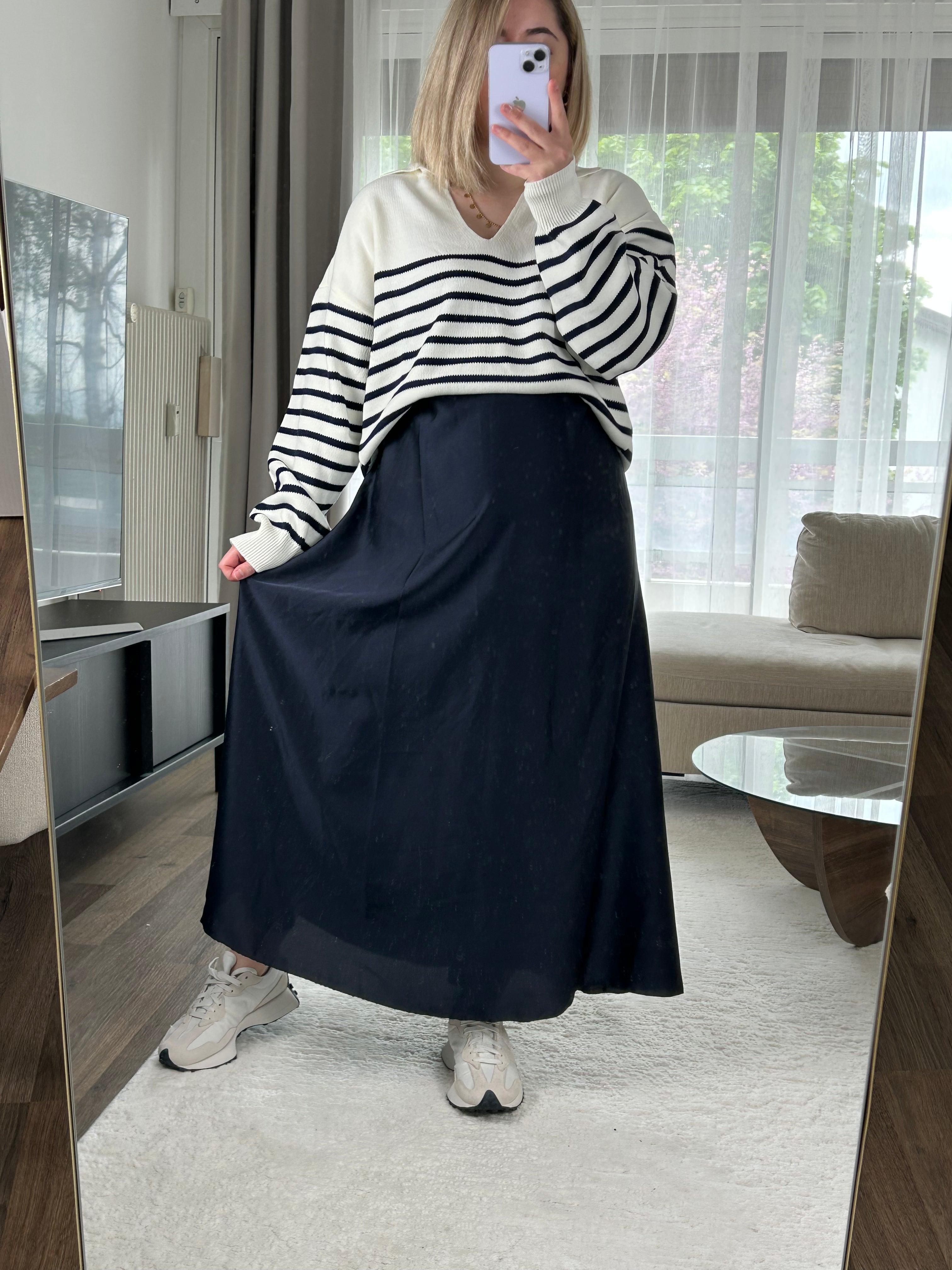 Jupe longue satinée bleu marine