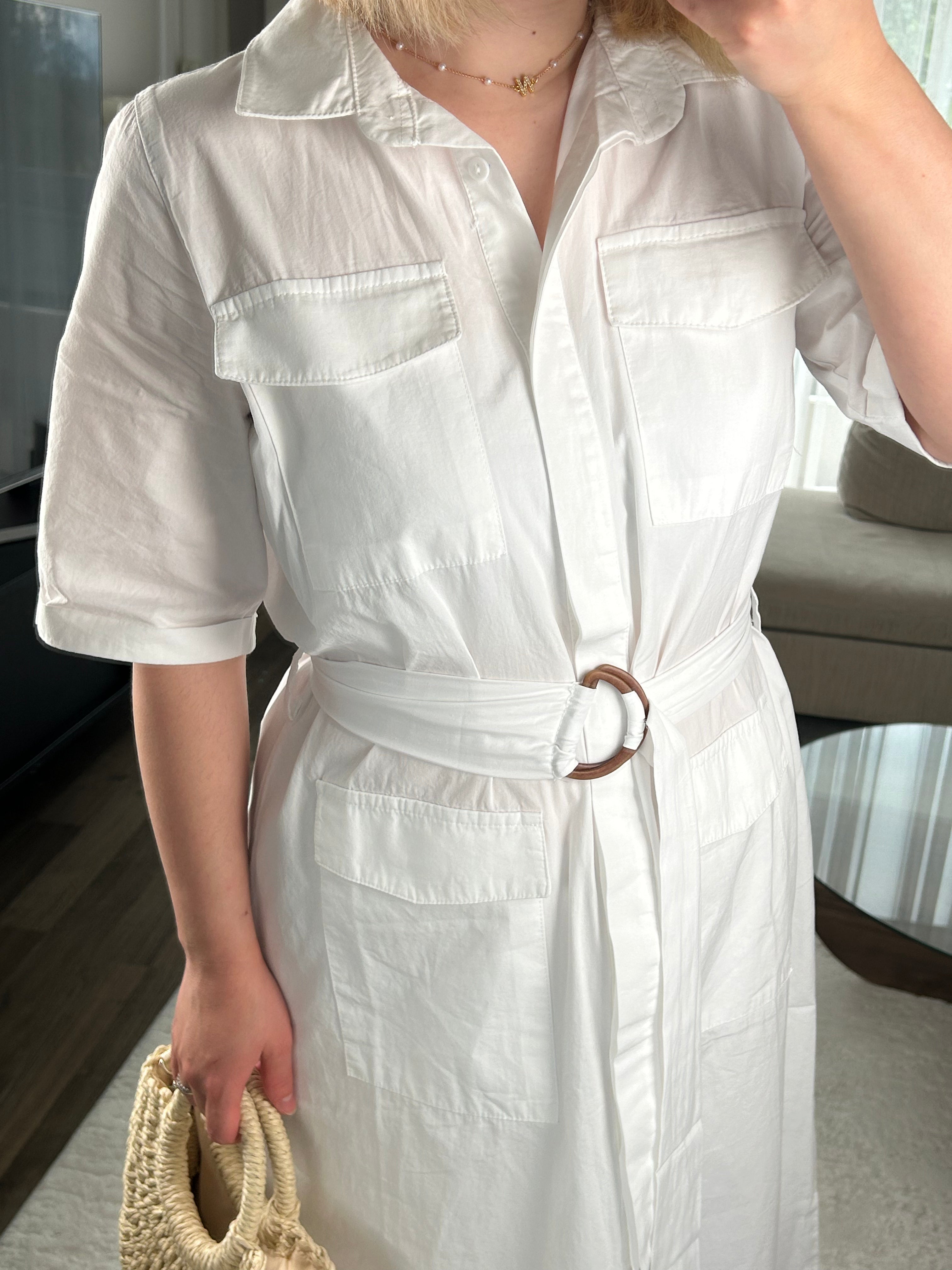 Robe chemise blanche à ceinture
