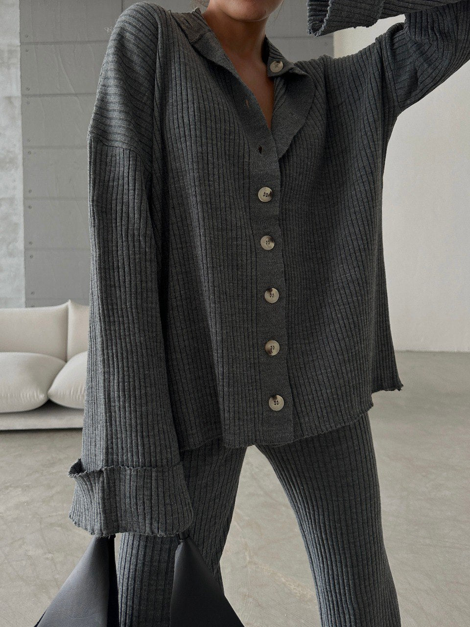 Ensemble cardigan et pantalon gris
