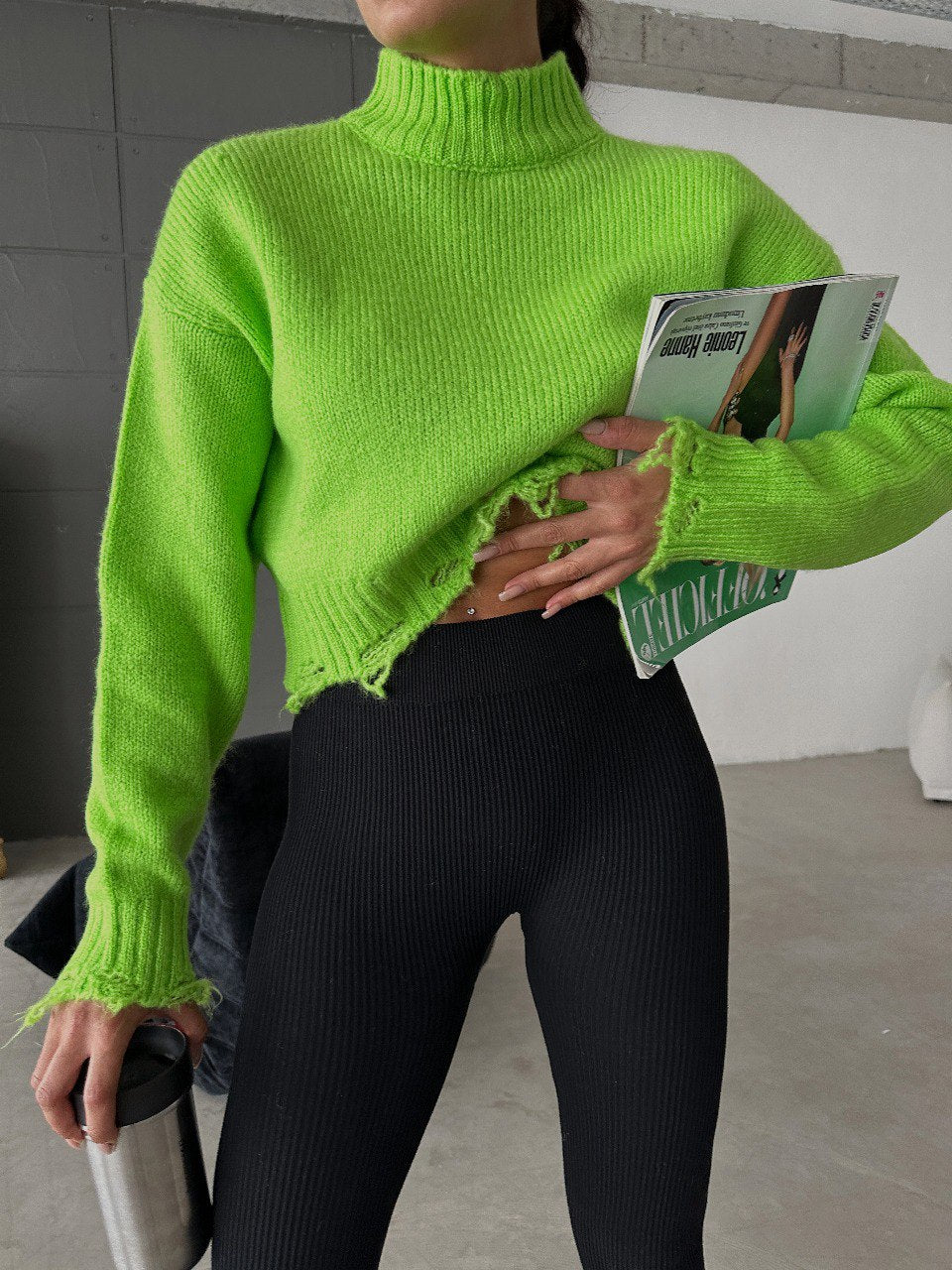 Neongrüner Rippstrickpullover