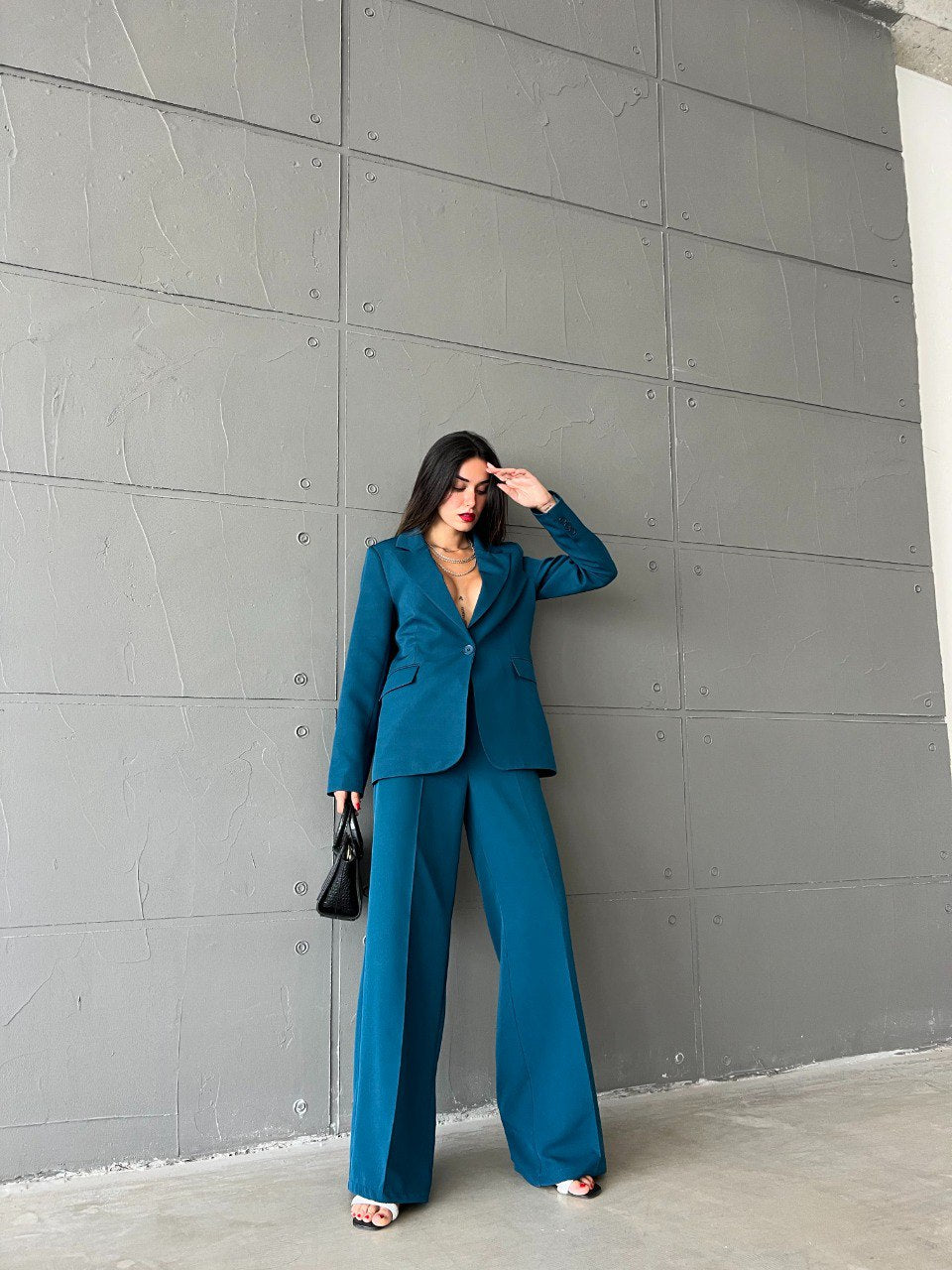 Ensemble tailleur-pantalon bleu azur