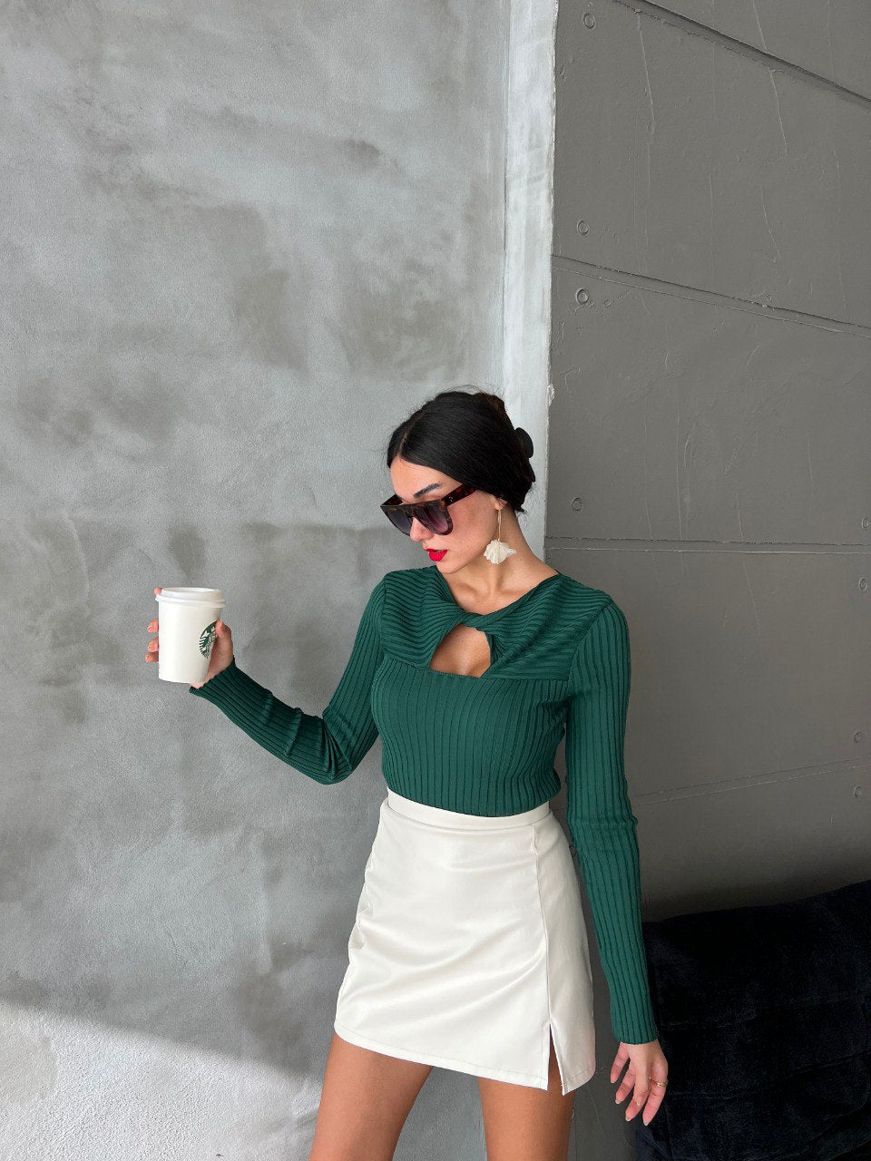 Waldgrüner gerippter Pullover