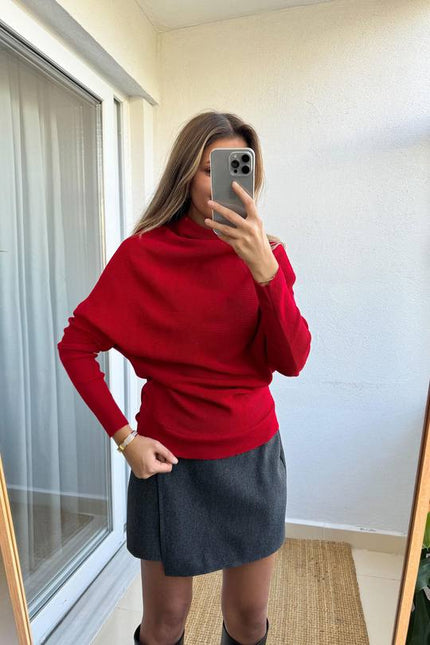 Roter Rollkragenpullover