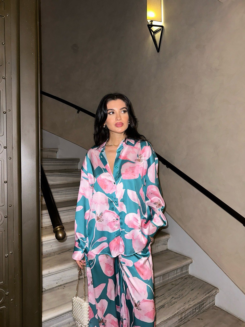 Ensemble satiné à motif floral rose et vert