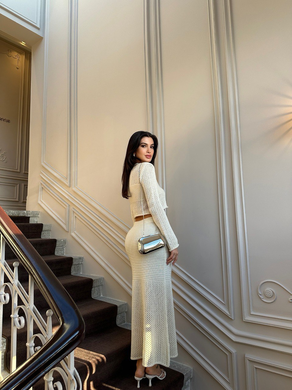 Ensemble crop top et jupe midi en maille blanche