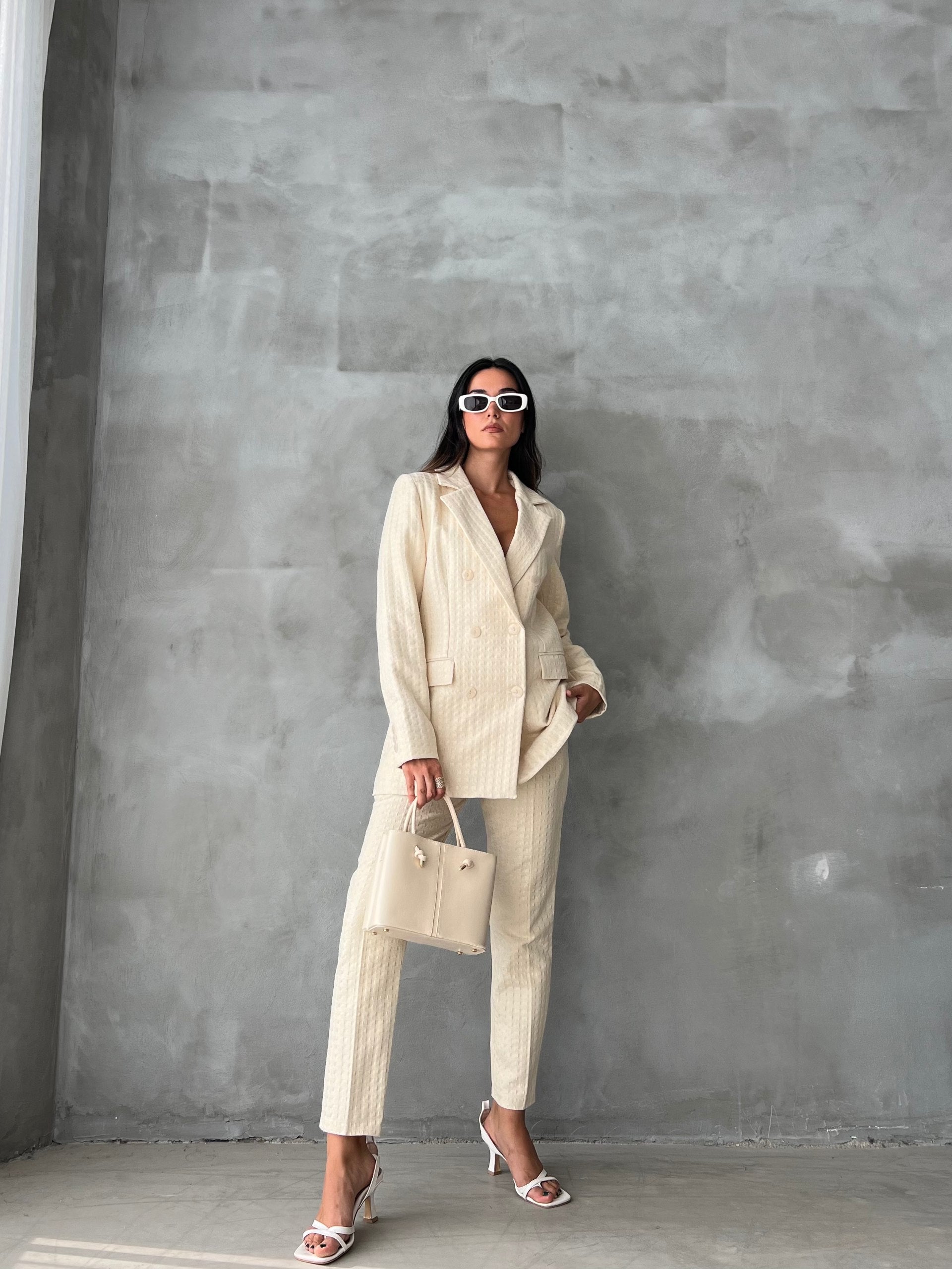 Ensemble tailleur-pantalon crème