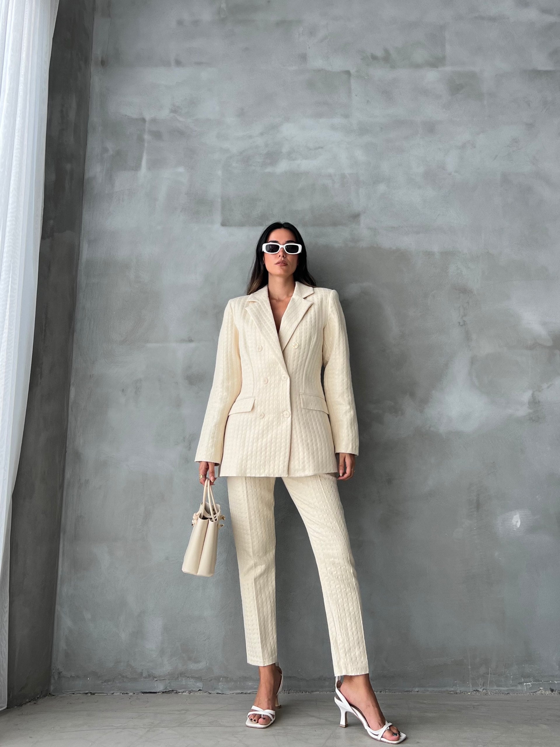 Ensemble tailleur-pantalon crème